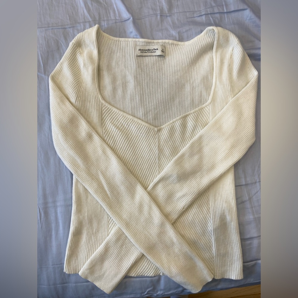 Abercrombie Soft A&F Ribbed Sweetheart Long Sleeve Sweater Top - White/Cream